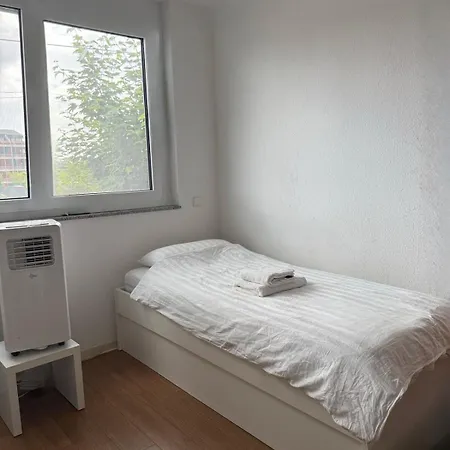 Schoene 1 In Stuttgart